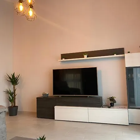 La Palmera Del Sotillo Holiday home *